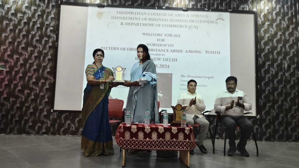 Anbaran Deaddiction and Rehabilitation Centre chairman received the shield as a part of workshop organization.